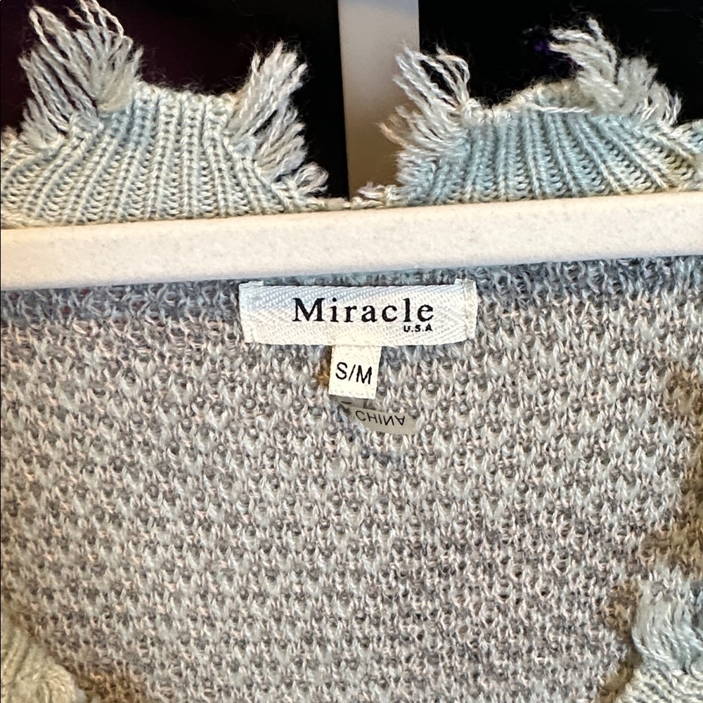 Miracle blue/gray/pink leopard print long sleeve v neck raw edged sweater S/M - Picture 2 of 4